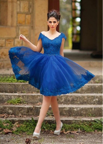 Marvelous Tulle Off-the-shoulder Neckline Knee-length Ball Gown Homecoming Dresses With Beaded Lace Appliques