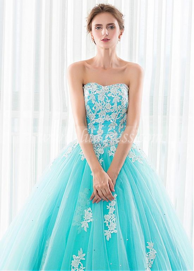 Romantic Tulle Sweetheart Neckline Ball Gown Quinceanera Dress With Beadings & Lace Appliques