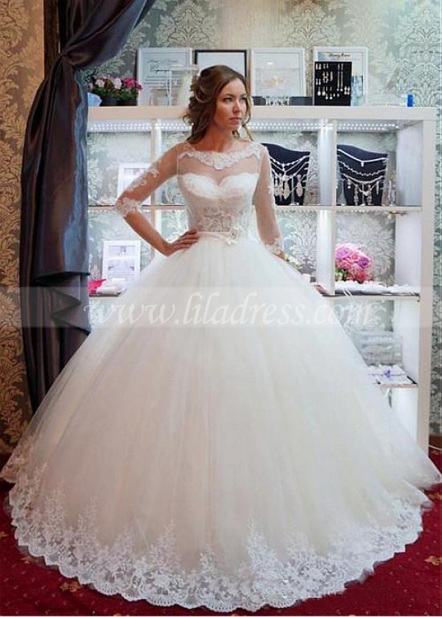Glamorous Tulle Scoop Neckline Ball Gown Wedding Dress With Lace Appliques & Belt