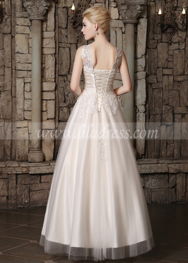 Romantic Tulle Bateau Neckline A-line Wedding Dresses With Lace Appliques