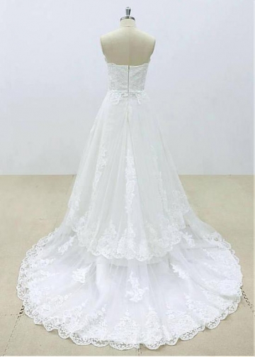 Fabulous Tulle Sweetheart Neckline A-line Wedding Dresses With Lace Appliques