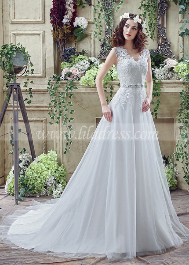 Elegant Tulle V-Neck A-line Wedding Dresses With Lace Appliques