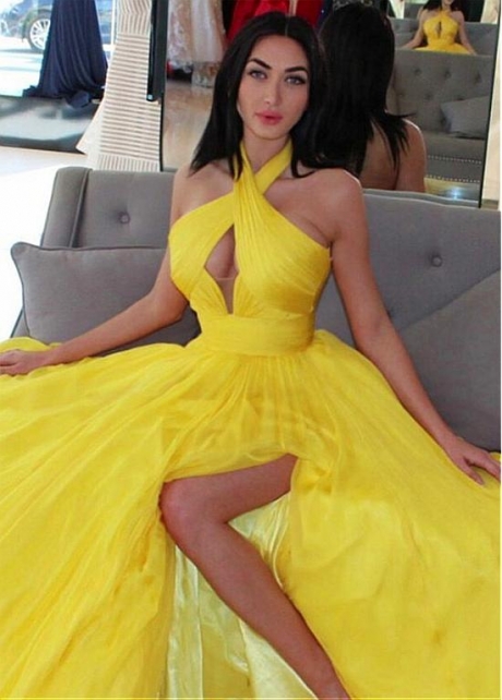 Gorgeous Yellow Chiffon Halter Neckline Floor-length A-line Evening Dresses With Slit