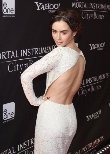 Lily Collins Lace Celebrity Dresses with Long Sleeves
