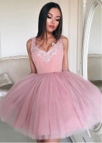 Wonderful Tulle V-neck Neckline Short Ball Gown Homecoming Dress With Lace Appliques
