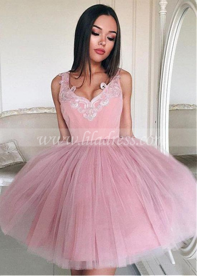 Wonderful Tulle V-neck Neckline Short Ball Gown Homecoming Dress With Lace Appliques