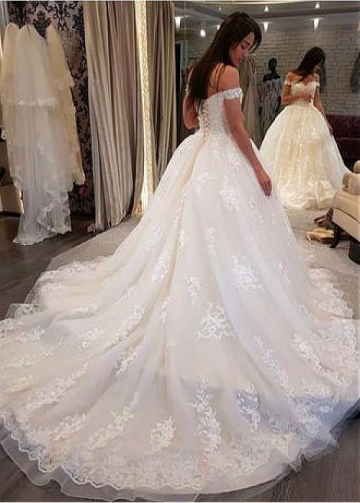 Fantastic Tulle Off-the-shoulder Neckline Ball Gown Wedding Dresses With Lace Appliques & Beadings