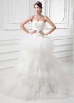 Fashionable Tulle Sweetheart Neckline Ball Gown Wedding Dress With Beadings & Lace Appliques