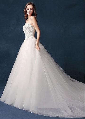 Fabulous Tulle & Lace Sweetheart Neckline A-line Wedding Dress With Beadings