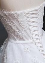 Fantastic Tulle & Lace Sweetheart Neckline a-line Wedding Dress With Lace Appliques & Beadings