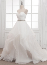 Attractive Organza Sweetheart Neckline A-line Wedding Dress With Beading