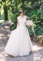 A-line Tulle Lace Appliques Princess Wedding Gown with Boat Neck