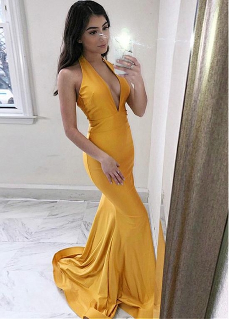 Gorgeous Yellow Halter Neckline Floor-length Mermaid Evening Dress