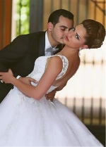 Glamorous Tulle Sweetheart Neckline A-line Wedding Dresses With Lace Appliques & Beadings