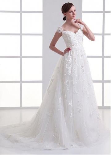 Attractive Tulle Sweetheart Neckline A-line Wedding Dress With Beaded Lace Appliques