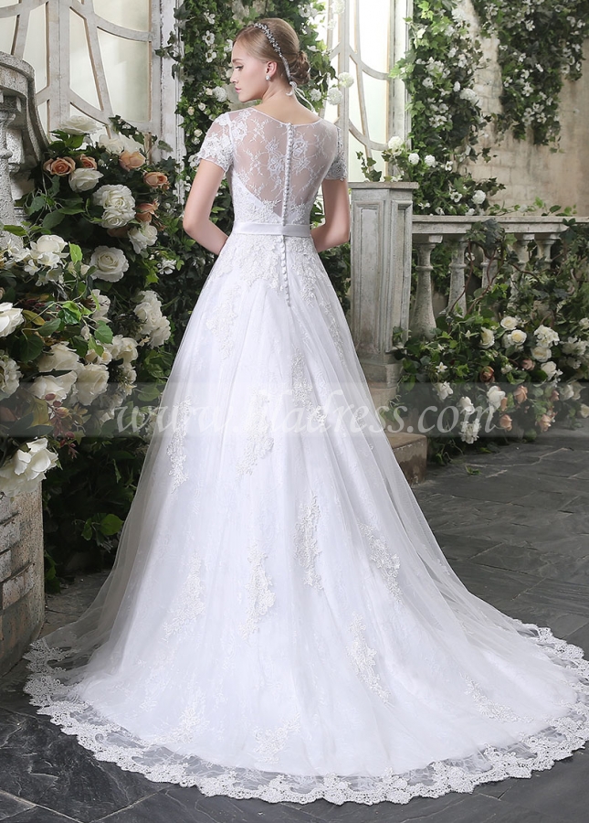 Elegant Tulle Scoop Neckline Lace Appliques A-line Wedding Dresses