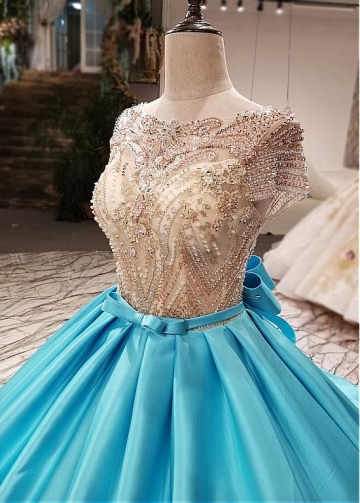 Fabulous Tulle & Satin Bateau Neckline Ball Gown Quinceanera Dress With Lace Appliques & Beadings & Bowknot