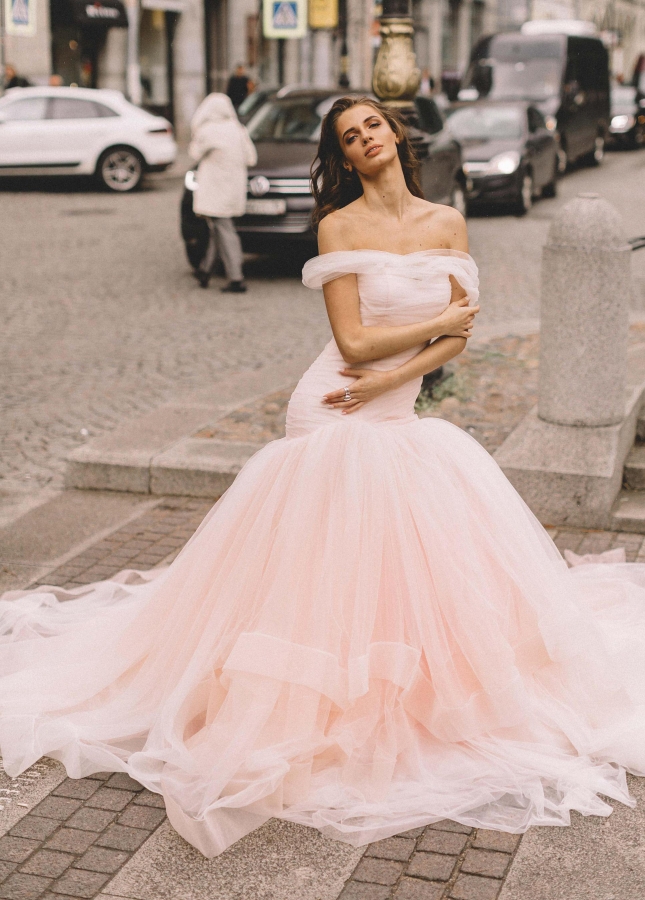 Blush Pink Tulle Wedding Gown Fit&Flare Horsehair Skirt