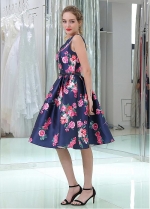 Gorgeous V-neck Neckline Knee-length A-line Print Homecoming Dresses With Beadings