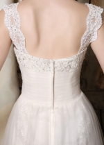Elegant Tulle Sweetheart Neckline A-line Wedding Dresses with Beaded Lace Appliques