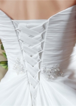 Fashionable Chiffon Sweetheart Neckline A-Line Wedding Dresses With Rhinestones