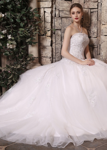 Gorgeous Tulle Strapless Neckline Ball Gown Wedding Dresses