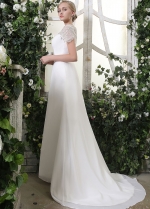 Graceful Chiffon Scoop Neckline A-line Wedding Dresses