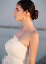 Elegant Tulle & Organza Strapless Neckline A-line Wedding Dresses