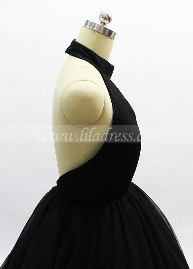 Exquisite Tulle Halter Neckline Floor-length Ball Gown Evening Dresses