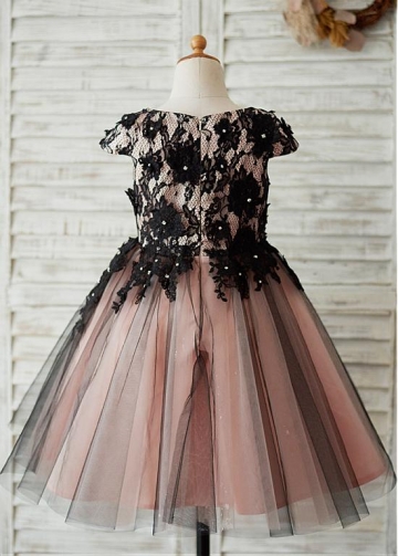 Chic Lace & Tulle Scoop Neckline Cap Sleeves Knee-length Ball Gown Flower Girl Dresses With Beadings