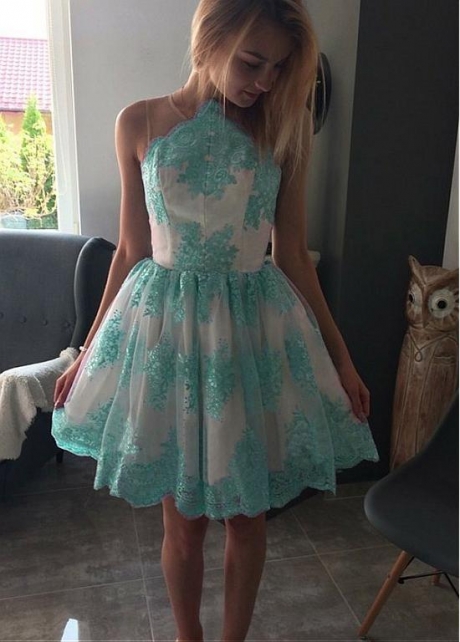 Splendid Tulle Jewel Neckline Short A-line Homecoming Dresses With Lace Appliques