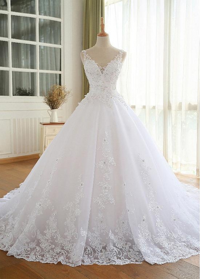 Luxury Tulle V-neck Neckline Ball Gown Wedding Dresses With Beaded Lace Appliques