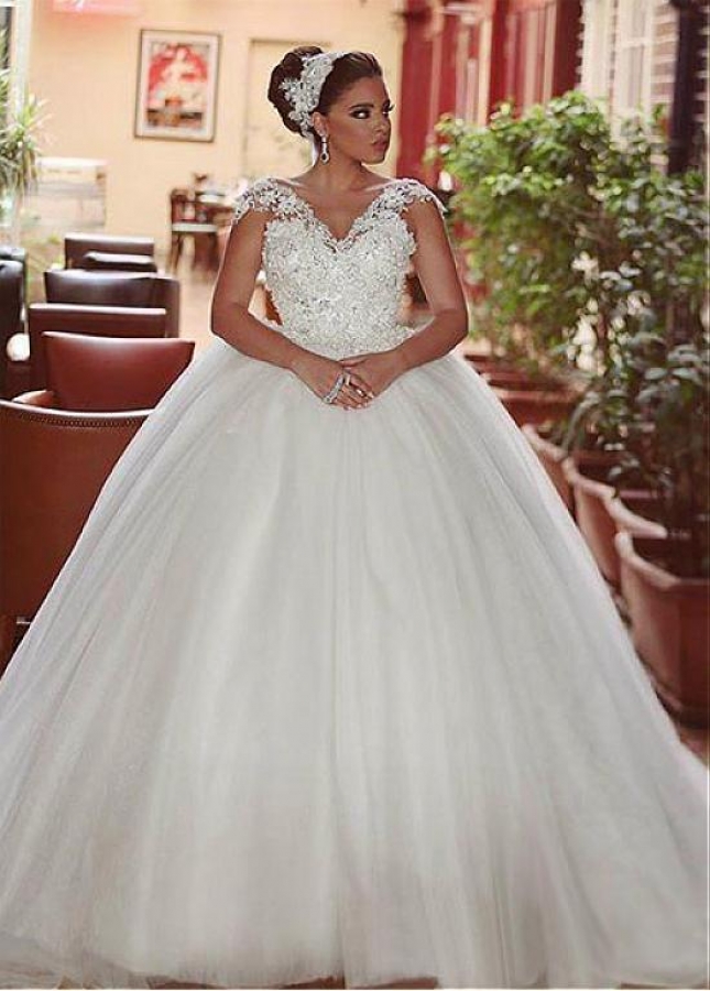 Fantastic Tulle V-neck Neckline Ball Gown Wedding Dresses With Lace Appliques