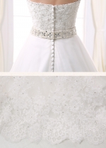 Gorgeous Tulle Sweetheart Neckline A-line Wedding Dress With Lace Appliques