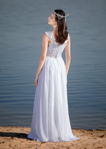 Elegant Chiffon Square Neckline A-line Wedding Dresses