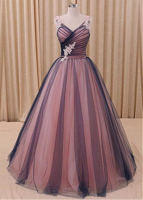 Amazing Tulle V-neck Neckline Ball Gown Evening Dress With Beaded Lace Appliques