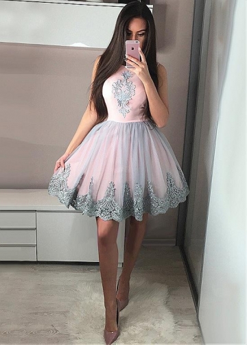 Glamorous Tulle Jewel Neckline Short A-line Homecoming Dresses With Lace Appliques