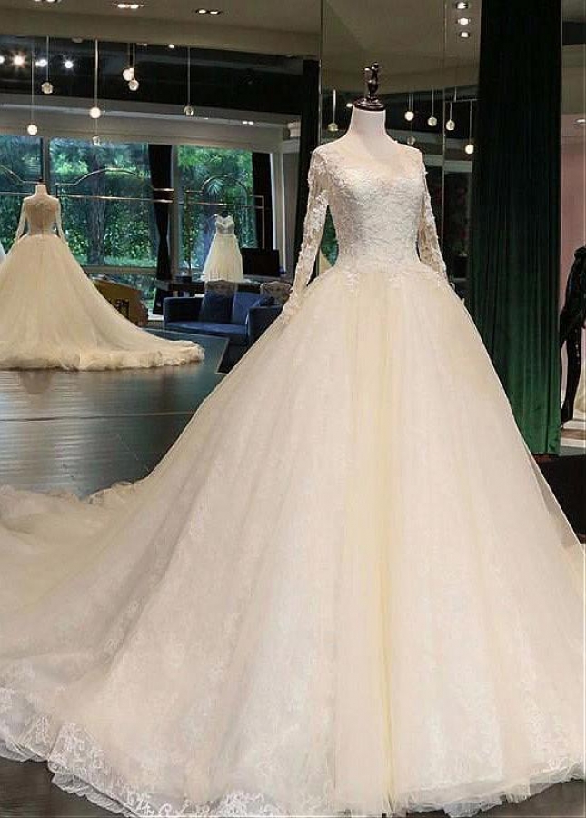 Junoesque Tulle Scoop Neckline Ball Gown Wedding Dress With Lace Appliques & Beadings