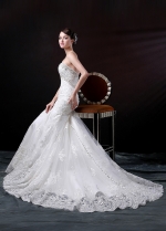 Elegant Tulle Mermaid Wedding Dress With Lace Appliques & Beads