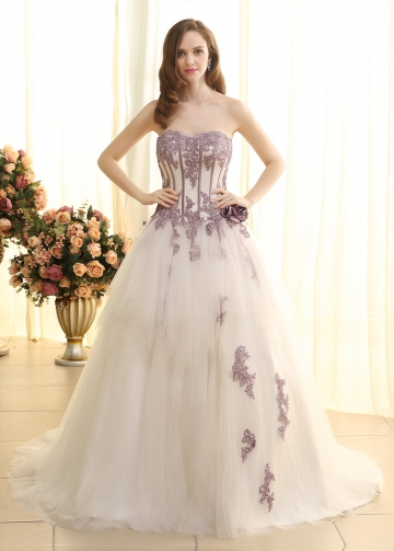 Elegant Tulle Sweetheart Neckline Ball Gown Wedding Dresses WIth Beaded Lace Appliques