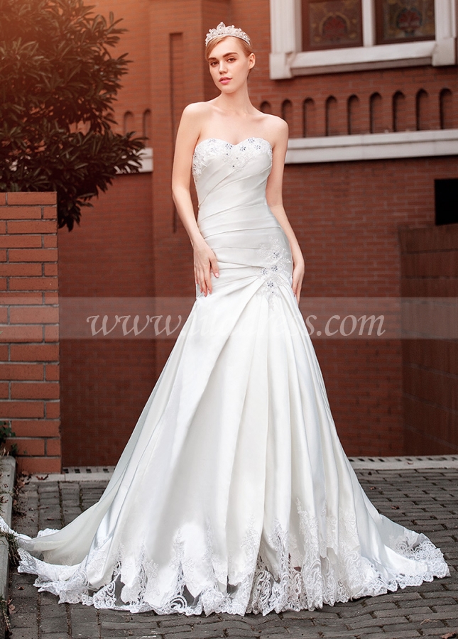 Alluring Satin Sweetheart Neckline Mermaid Wedding Dresses With Beaded Lace Appliques