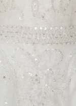Gorgeous Tulle V-neck Neckline A-line Wedding Dresses With Lace Appliques