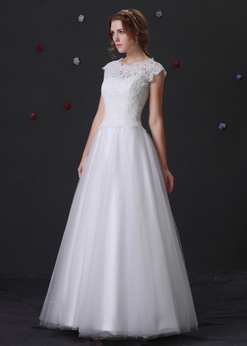 Glamorous Tulle Jewel Neckline A-line Wedding Dress With Lace Appliques