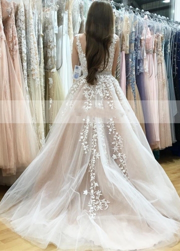 Floral Lace Wedding Gowns with Plunging V-neckline vestido novia
