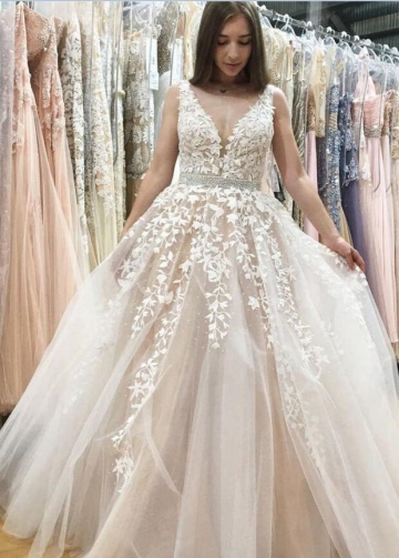 Floral Lace Wedding Gowns with Plunging V-neckline vestido novia