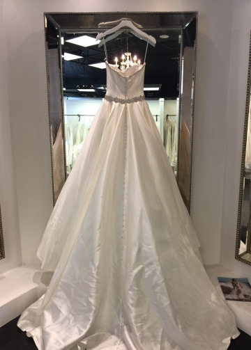 Fabric-buttons Simple Satin Wedding Dress with Rhinestones Belt