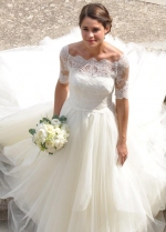 Lace Off-the-shoulder Wedding Dresses Ivory Tulle Skirt