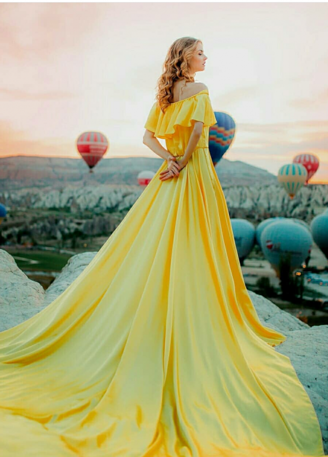Off-the-shoulder Boho Yellow Evening Dresses with Long Train