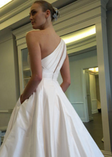 One Shoulder Wedding Gown Satin Chapel Train Vestido de novia