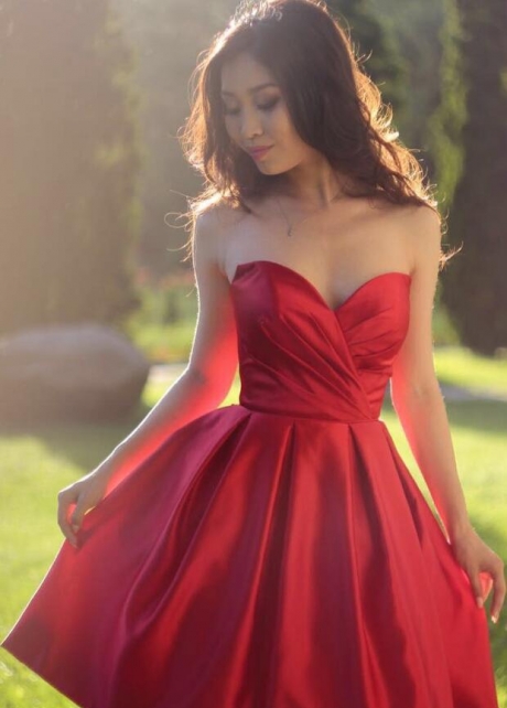 Ruched Sweetheart A-line Satin Red Short Bridesmaid Dress